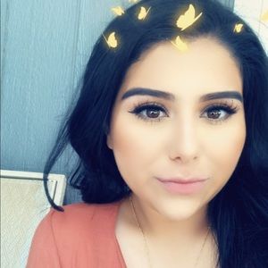 Meet your Posher, Yajaira